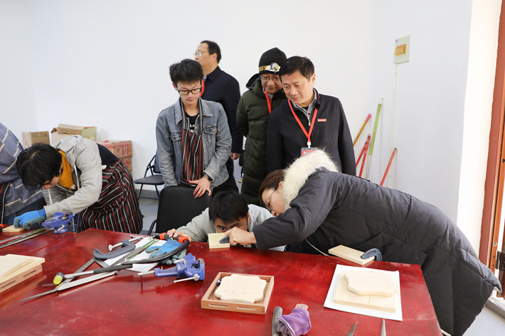 南通职业大学公共艺术教师作品展暨技能体验活动举行